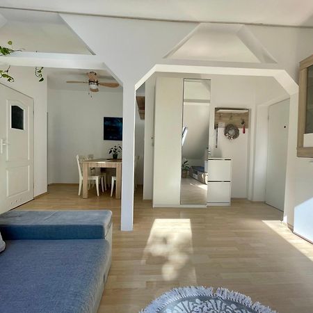 Loft Art Apartment กดิเนีย ภายนอก รูปภาพ