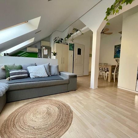 Loft Art Apartment กดิเนีย ภายนอก รูปภาพ