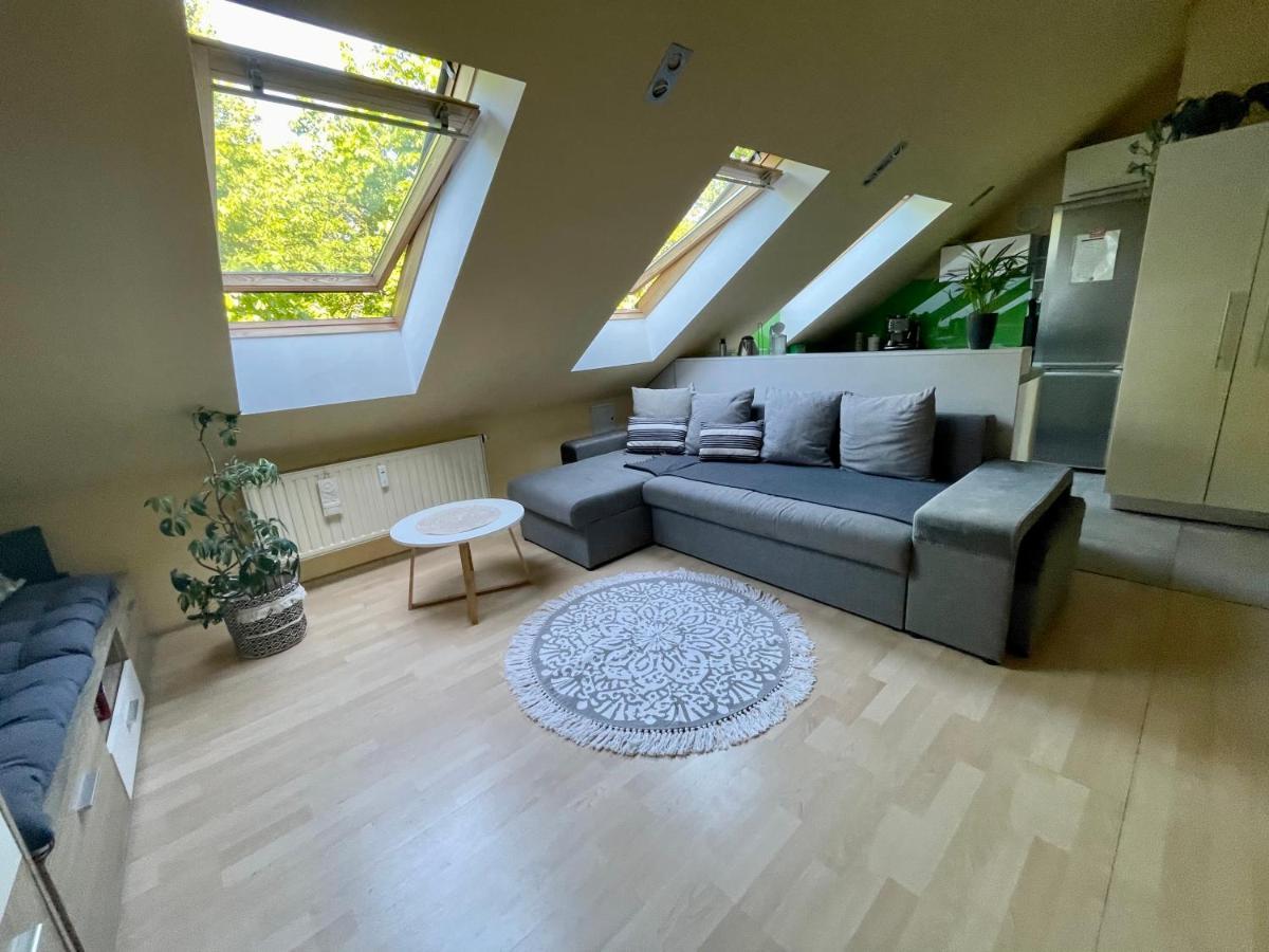 Loft Art Apartment กดิเนีย ภายนอก รูปภาพ