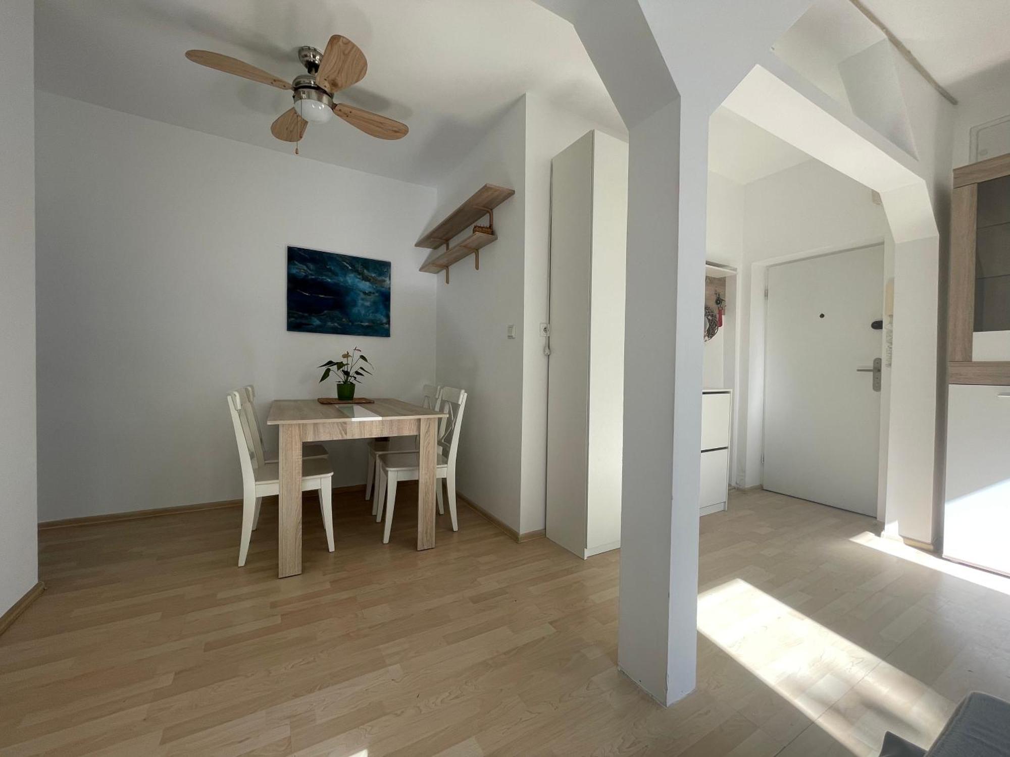Loft Art Apartment กดิเนีย ภายนอก รูปภาพ