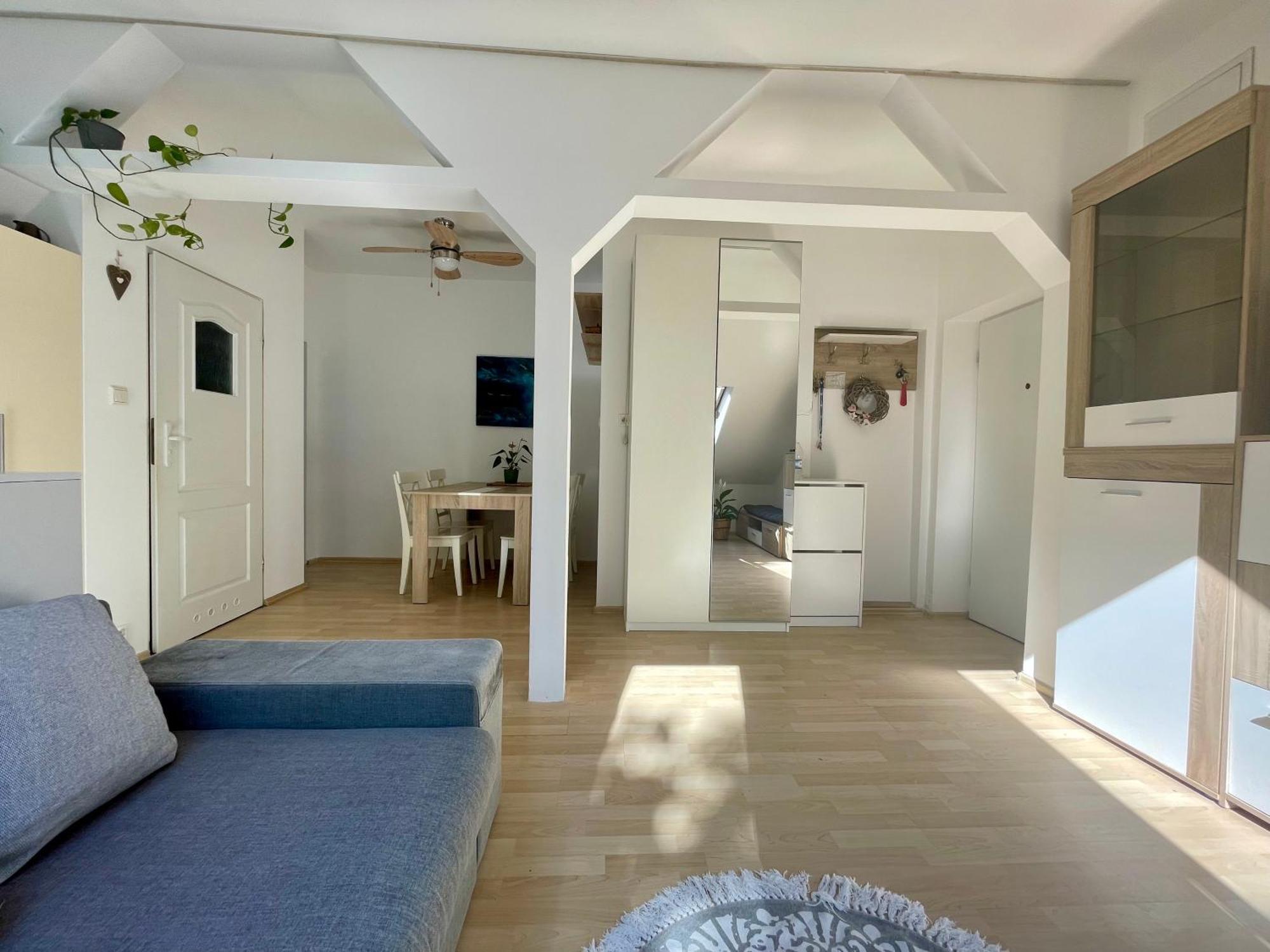Loft Art Apartment กดิเนีย ภายนอก รูปภาพ