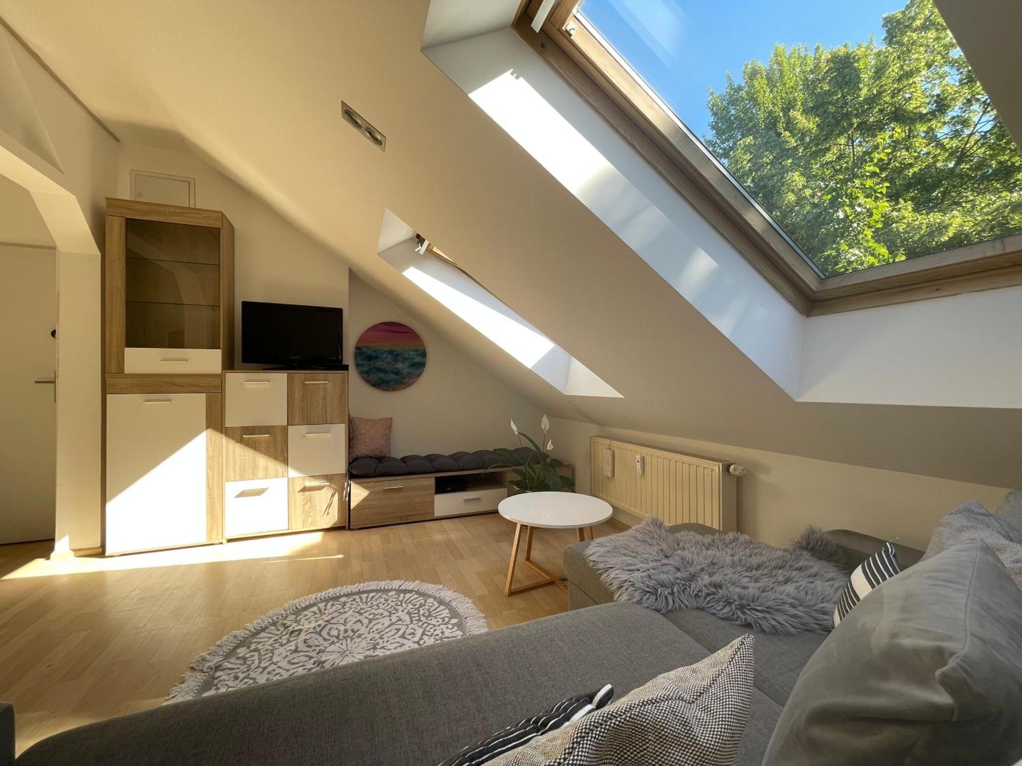 Loft Art Apartment กดิเนีย ภายนอก รูปภาพ